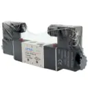 Válvula Neumática Airtac 4V220-08 110V AC 5 Vías 2 Posiciones Doble Bobina
