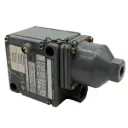 Switch Interruptor Controlador de Presión Allen Bradley Bulletin 836T 836T-T251J 120V AC - 600V AC 115V DC -600V DC 30hg de Vacío Tipo T